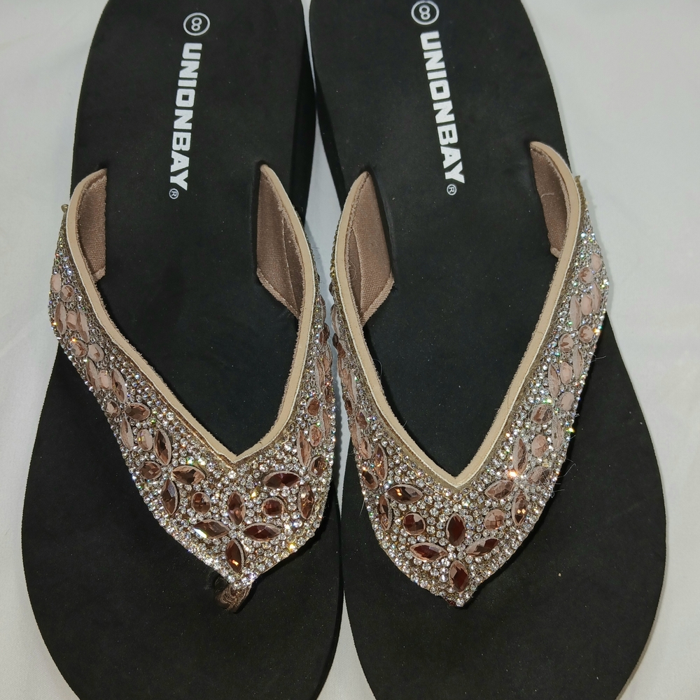 Unionbay Women's Black and Tan Embellished Sandals